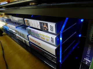 LED付きDVD入れ2