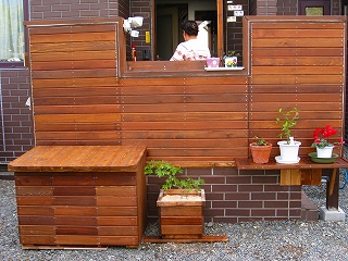 余った材料で作った植木鉢と鉢置き場